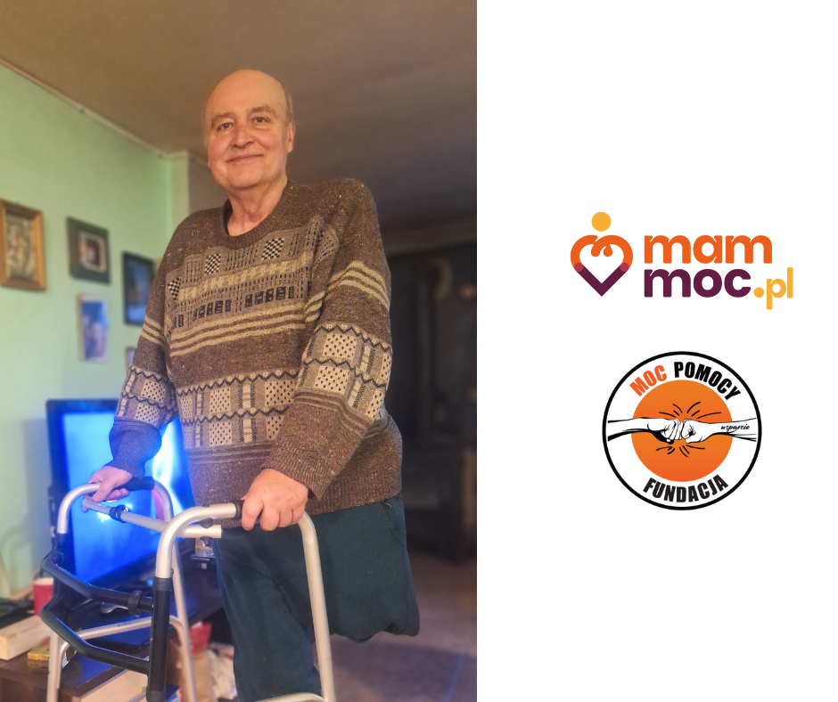 Starszy mężczyzna z piecherem stojącym przed telewizorem.